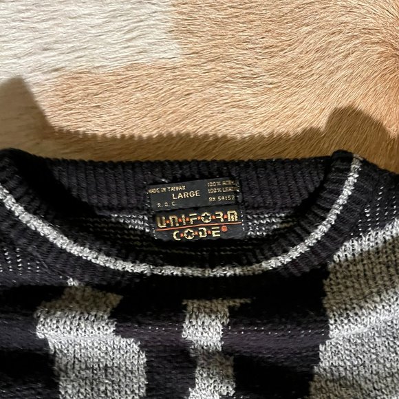 Vintage 80s-90s Uniform Code Black and Grey abstract sweater - Picture 3 of 3